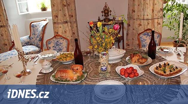 Manzaralar Paskalya'ya davet ediyor, ziyaretçiler nettles ve kurabiyelerle çorbayı tatıyor