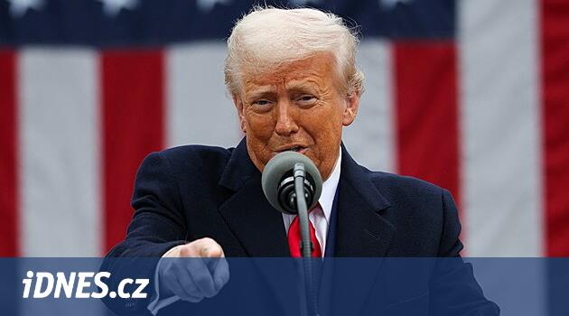 ABD, dünyanın tüm ülkelerinden ithalat konusunda % 10'luk bir görev seçmeye başlıyor