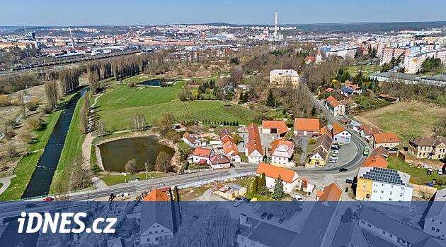 Pilsen'de Rolnicky Meydanı: Dolun set, úslava yakınlarındaki patika boyunca koşuyor