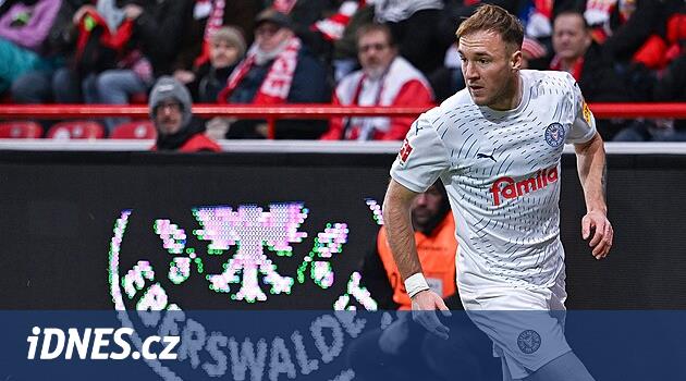 Slavia, Slovak Beka Javorček ile ilgileniyor