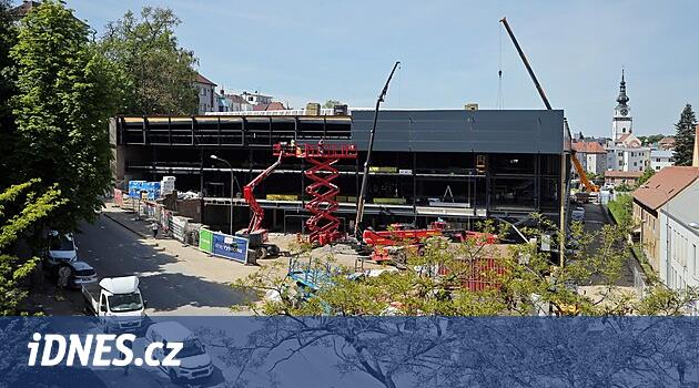 Třebíč'te Kış Stadyumunun Yeniden Yapılandırması