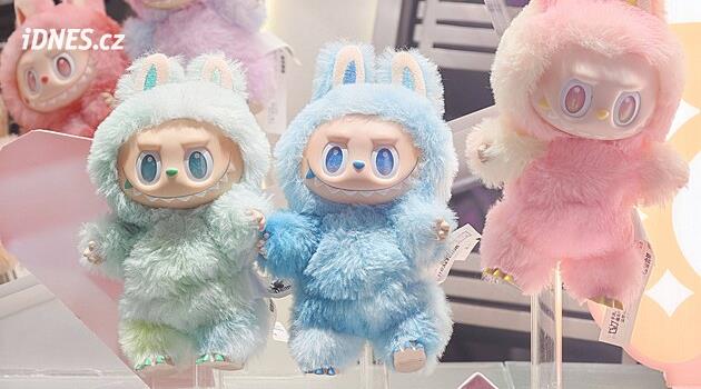 Labubu peluşları kendi filmlerine sahip olacak. Yönetmenliğini Paul King üstlenecek