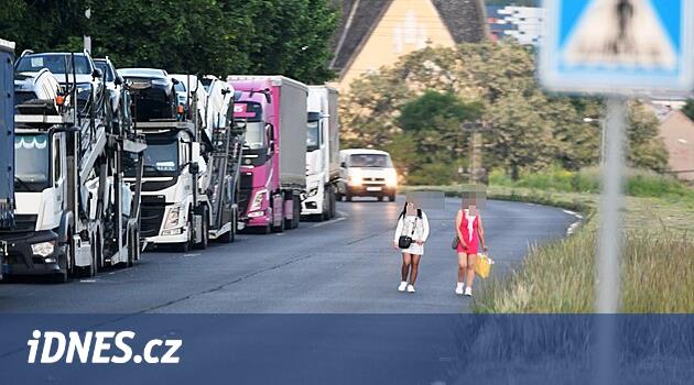 Dívkám za sex dával i sušenky, nejmladší bylo 10. Soud muže poslal do vězení