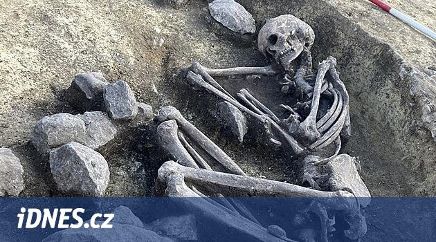 Vražkov'da toplu mezar: Arsa arsa bulundu