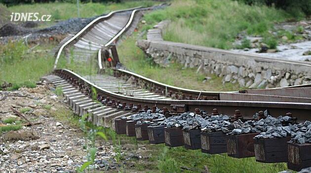 Jesenice'de selden zarar gören rayların restorasyonu çeyrek yıl sürecek