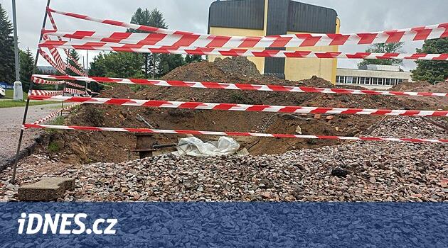 Usti Nad Orlic, yaşlılar için pavyonun sözleşmesinden çekildi