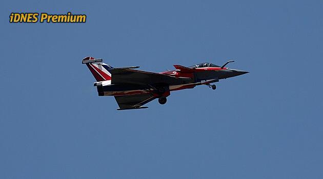 Francouzské stíhačky Rafale dostaly speciální rakety proti dronům. Mají být hlavně levné