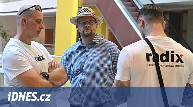 Soud rozhodl v kauze knih zpochybňujících holokaust. Verdikt všechny překvapil