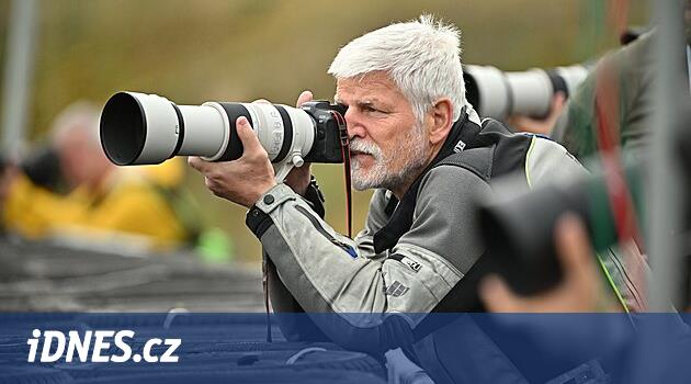 Başkan Pavel, Brno'daki MotoGP'de: Bir motosiklete geldi, rakipleri fotoğrafladı