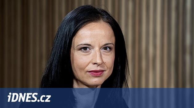 Děti a WhatsApp? Šíří se tam pornografie, bují kyberšikana, varuje expertka