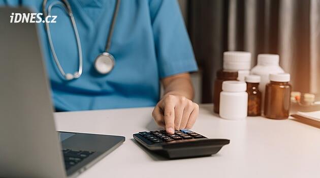 Za úplatu vystavovala posudky řidičům, přitom je ani nevyšetřila, viní psycholožku