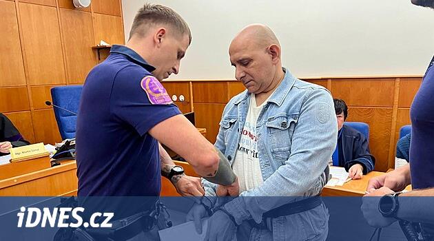 „Šaman“ sliboval lásku i uzdravení. Miliony od důvěřivců prohrál v kasinu