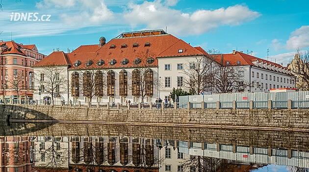 Güney Bohemya Tiyatrosu'nun zor durumuna yeni bir belgesel yardımcı olacak
