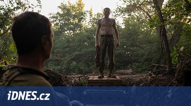 Do ukrajinské armády už mohou i lidé nad 60 let. Mají pomoci s nedostatkem vojáků