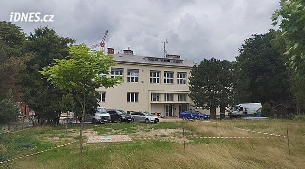 Mahkeme Hradec Králové'deki okulun yeniden inşası için açılan davayı reddetti