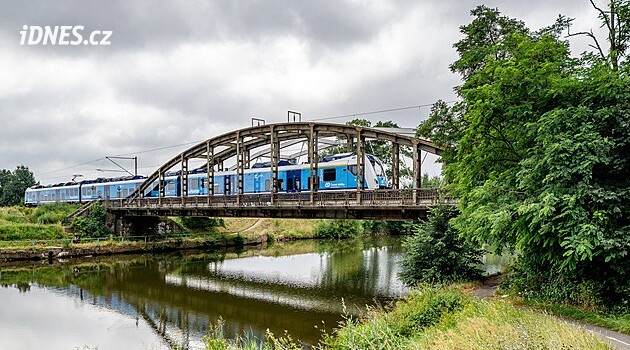 Hradec Králové'nin temsilcileri Elbe üzerindeki tarihi demiryolu köprüsünün satın alınmasını onayladı