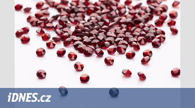 Zapomeňte na diamanty. Okouzlující český granát se těží pouze u nás. Jaké je jeho tajemství?