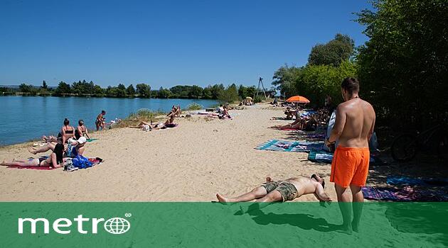 Trable v koupacím ráji Náklo. Kvůli opravám lidé parkují, kde se dá