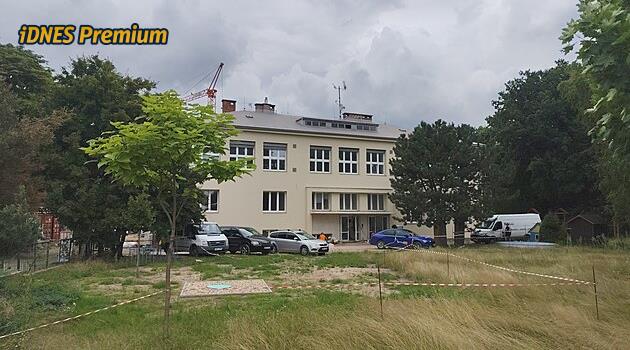Hradec Králové, Malšov Lhota'da onarılan okulun onayı için başvuruyor