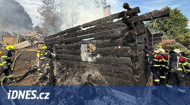 Yangın FrýDek-Místek bölgesindeki ahşap ve ahıra çarptı