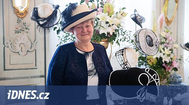 İngiltere'de şapkalı Litovel yarışmalarından modist Marie Mazánková