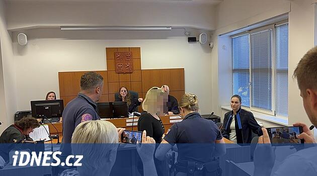 Kocasını zehirlemek istedi, sonra onu bıçakladı, pardudice'deki bir kadını yargıladı