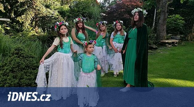 Žďár bölgesindeki Radostin'den amaterler Dvořák'ın Rusalka çiftliğinde oynuyor