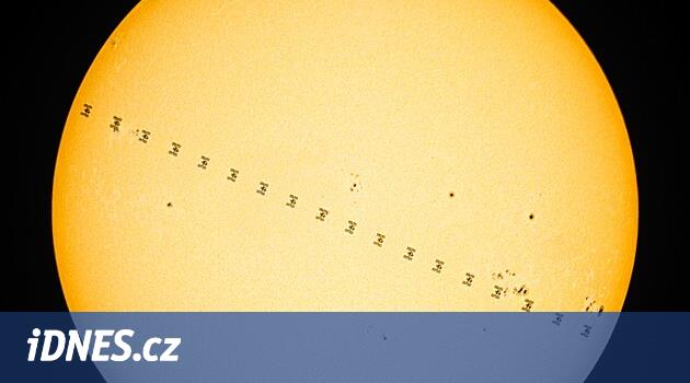 Pardubice bölgesindeki astrofizikçi Horálek, güneşin önündeki uzay istasyonundan sinek aldı