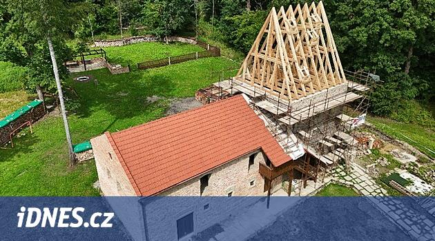 Fotoğraflar tarafından yapılan Fortress'in çatısının bir kopyası