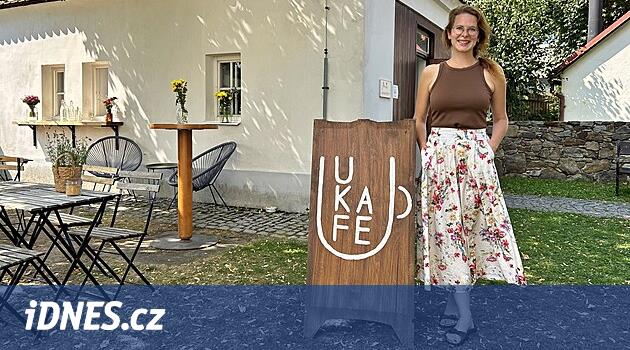 Sinagogları turunu iyi bir kahve ile birleştirin. Bunu chomise'da yapabilir