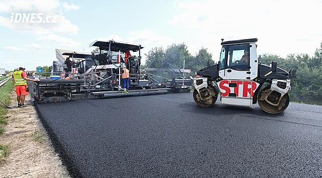 Drahá ropa prodražuje stavby. Hrozí, že nebude asfalt