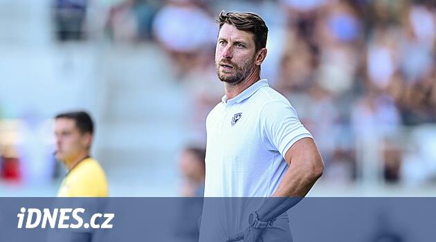Střihavka kovuldu. Futbol pardubice koçu değiştiriyor