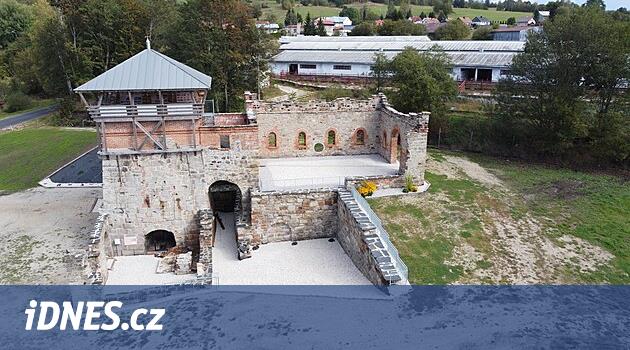 Sokolov bölgesindeki Šindelová'daki tarihi yüksek fırın on yıldır tasarruf ediyor