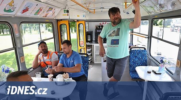 Eski tramvadaki Ostrava cemaati bir kafe açtı. Fiyatlar gönüllü