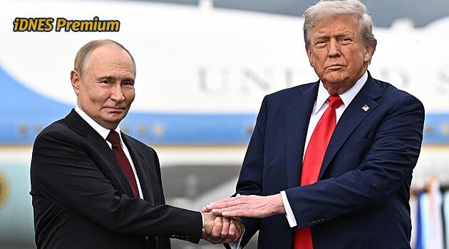Mnichov u amerických pump: Trump z obav z volebního debaklu žebrá u Putina o naftu