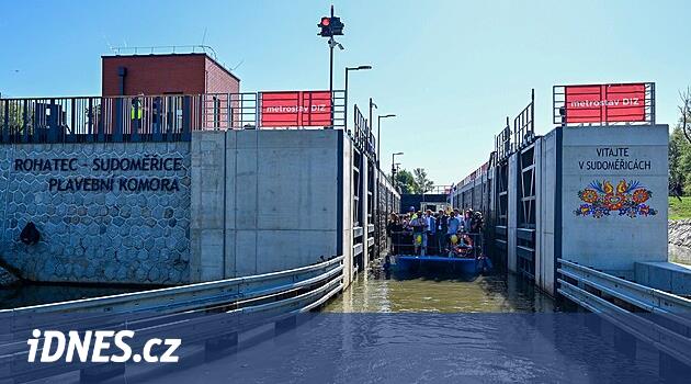 Baťa Kanalı Hodonín'e kadar gezilebilir. Yeni Kilit Odası sayesinde