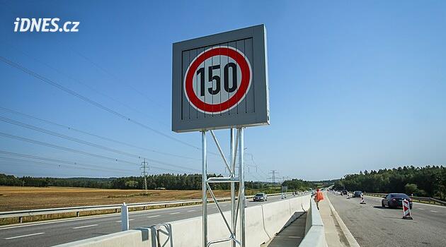 Hız sınırının 150 km/saat'e çıkarılması sürücülere yetmedi. Sürücülerin yüzde 42'si sağ şeritte geçti