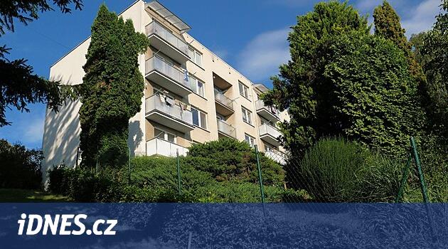 Žďár'daki insanlar bir şehir apartmanının inşasına katılmıyorlar