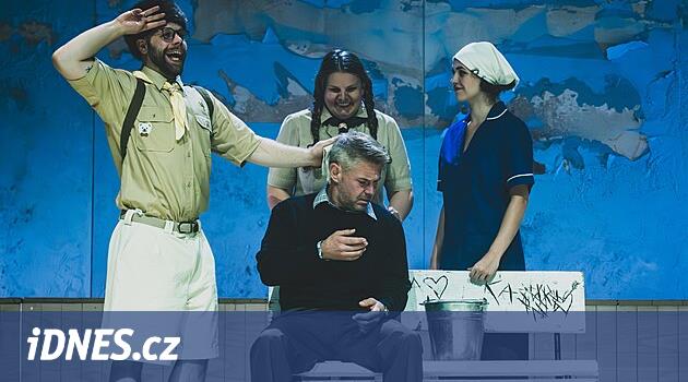 Kimsenin topraklarında deve: aşk, kan dökülmesi, büyü