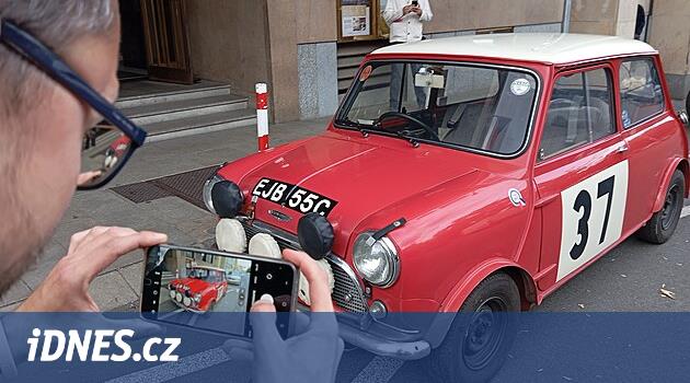 Řidičské schopnosti se stále snižují, všímá si „profesor rally“