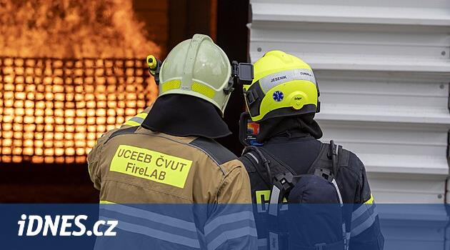 Salonda Ateş: Jeseník'teki uzmanlar, ısının çelik inşaatı üzerindeki etkilerini inceledi