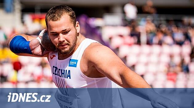 Koulař Jabůrek ohromil českým juniorským rekordem, Machuru překonal o půl metru