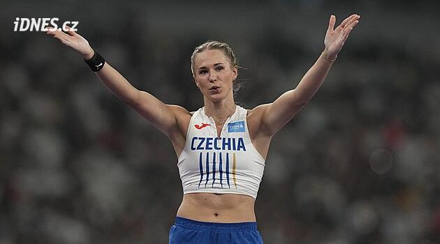 Těhotenství ji nezastavilo. Tyčkařka Švábíková tvrdě maká na atletickém stadionu i v posilovně