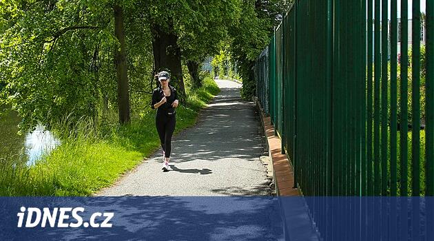 Budejovice'deki Malše Nehri'nin dar yolu yıllardır genişlemeyi bekliyor