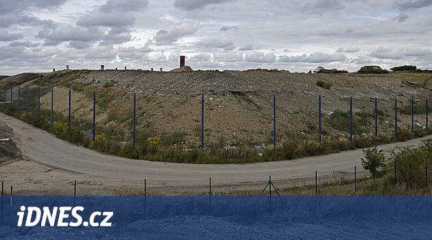 České Budějovice bölgesinde Lišov'un yerel ve yönetimi düzenli depolama alanına karşı savaşıyor