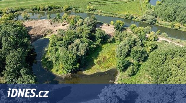 Dyje uzantısı: nehre sütten kesme kolları ile birleştirilir