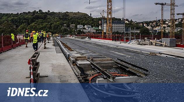 Dvorecký most řádně zahýbá MHD v Praze. Tramvaje změní trasy, přibude autobus