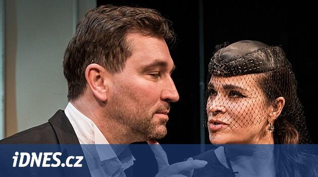 Ondřej Sokol kadın terziyle bitiyor