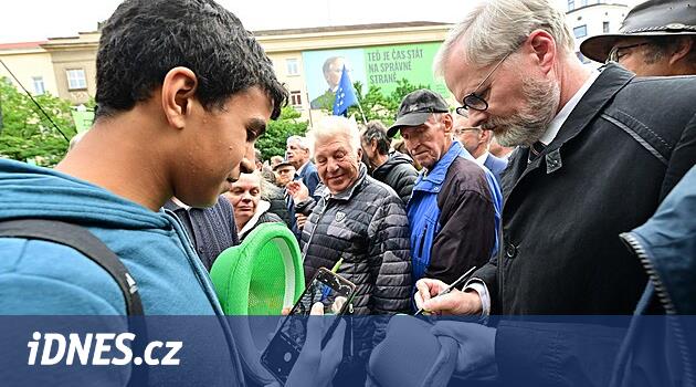 Kde jsou haly pro Sáblíkovou, rýpl si Fiala do Babiše. Vyzval k řetězovým SMS