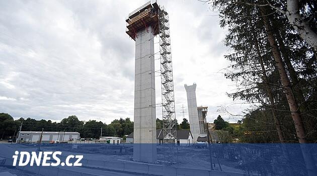 U Brtnice Builders, Highlands'deki en yüksek ikinci köprüyü inşa ediyor